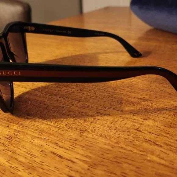 GUCCI Men's Sunglasses - unworn